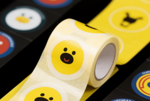 Revolutionieren Sie Ihren Klebeetiketten-Workflow mit einem fortschrittlichen Lasersteuerungssystem